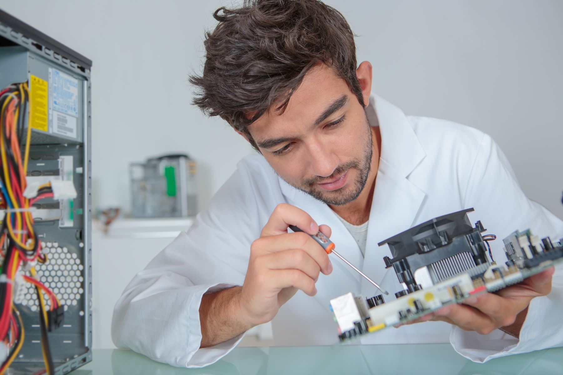 Montador e Reparador de Computador