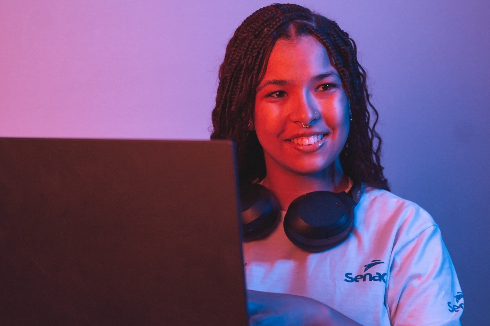 Senac de Santa Teresa abre mais de 100 vagas em cursos gratuitos nas áreas de Marketing, Saúde, Maquiagem e Inteligência Artificial