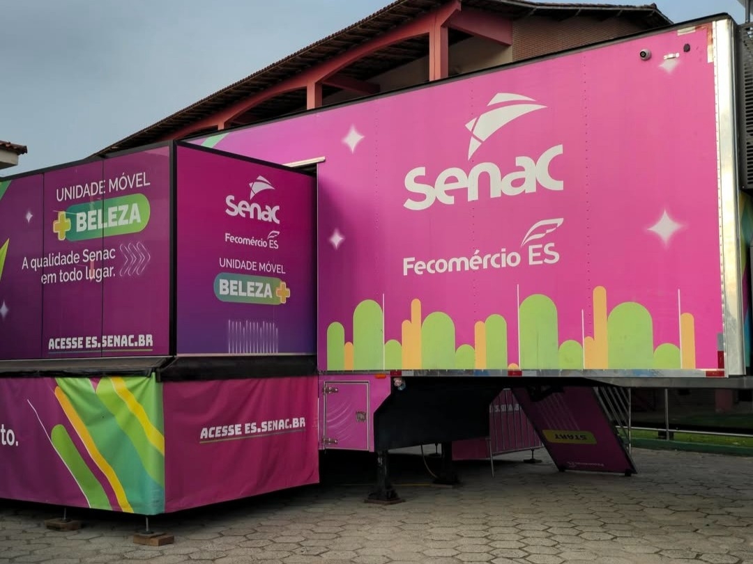 Senac-ES realiza mais de 220 atendimentos na Unidade Móvel de Beleza durante a 6ª edição do Teia Nacional dos Pontos de Cultura, em Aracruz