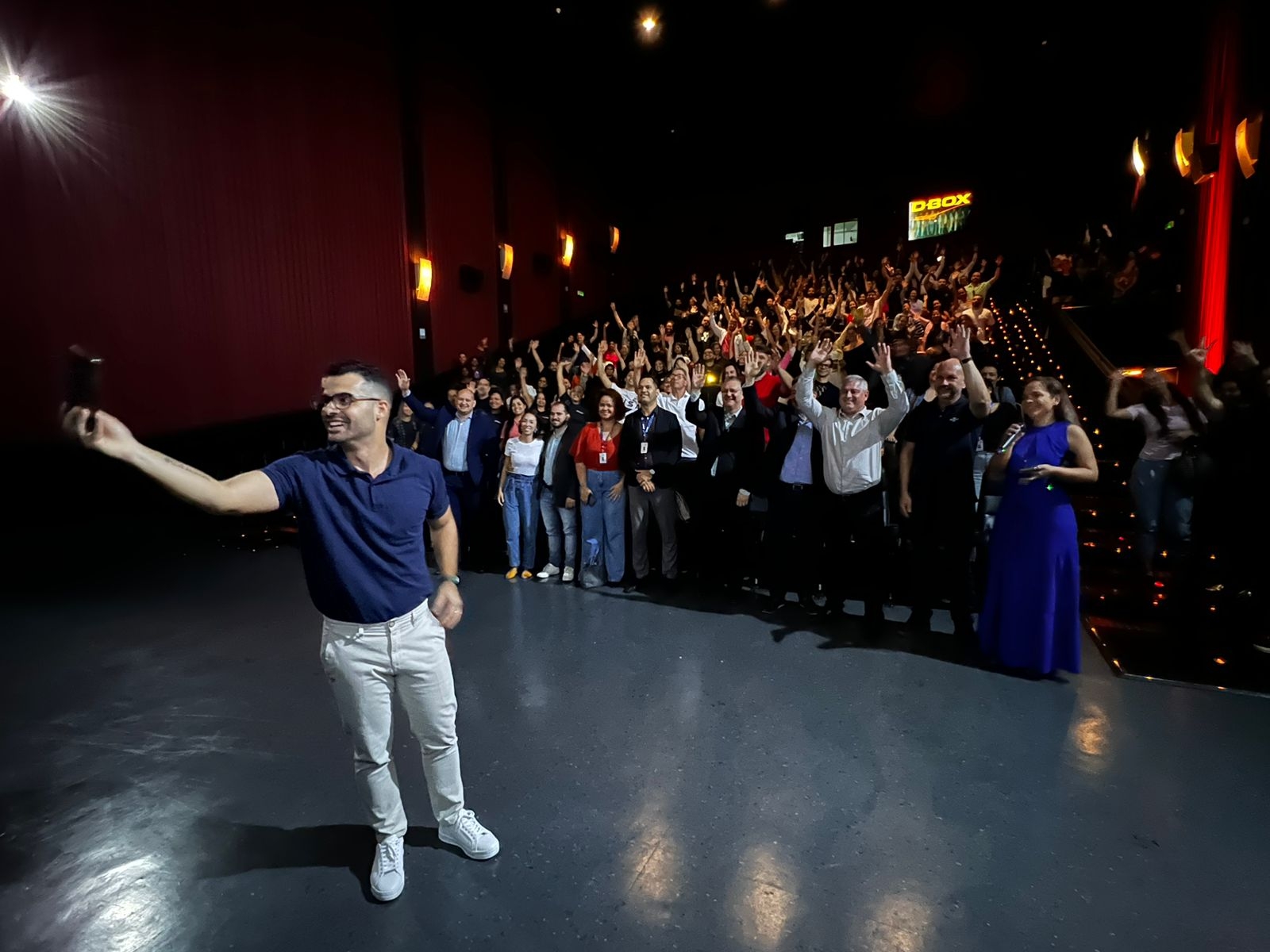 Sala de cinema cheia em mais uma palestra do Ciclo do Saber no Shopping Vitória