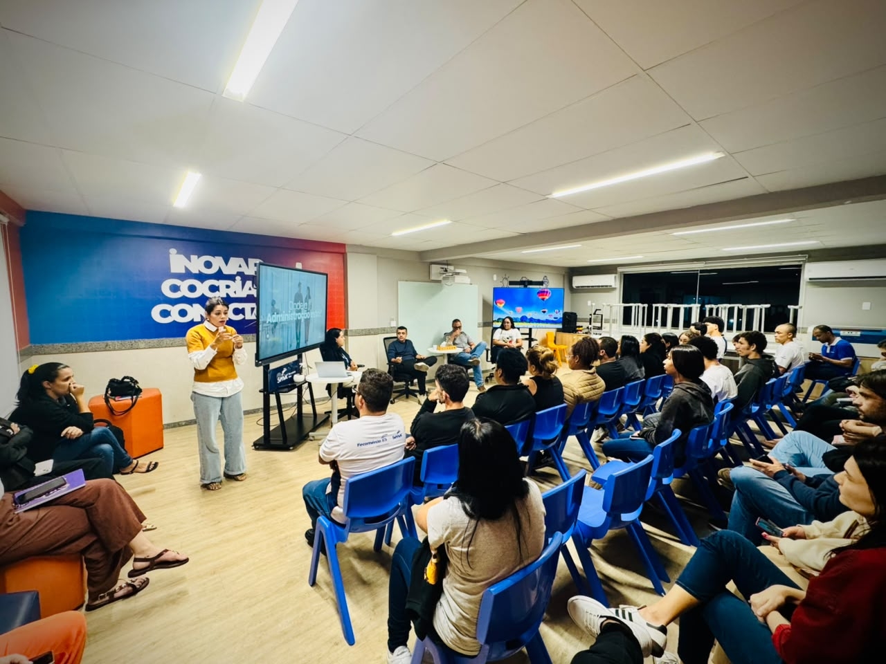 Dia do Administrador: alunos do Senac Linhares participam de bate-papo com referências do mercado para falar sobre a carreira na área de administração