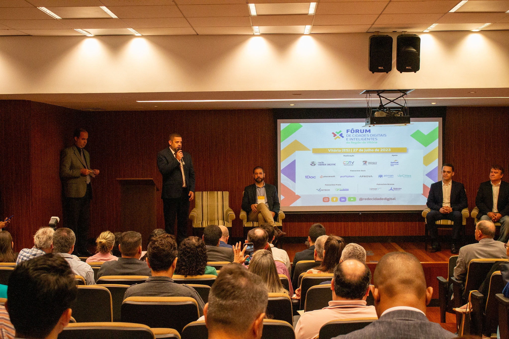 Fórum de Cidades Digitais e Inteligentes de Vitória reúne 30 prefeituras no Hotel Senac Ilha do Boi