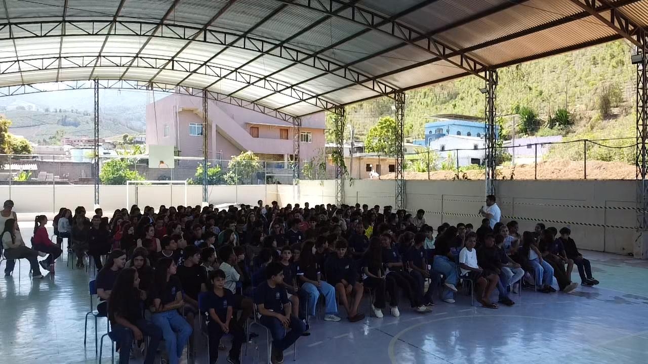 Palestra do Senac-ES sobre inovação, mercado de trabalho e perspectivas do Caparaó reúne cerca de 100 alunos da rede pública