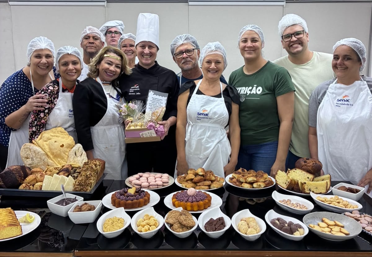 Turma do curso de Panificação do Senac-ES realiza aula de criação em cozinha didática