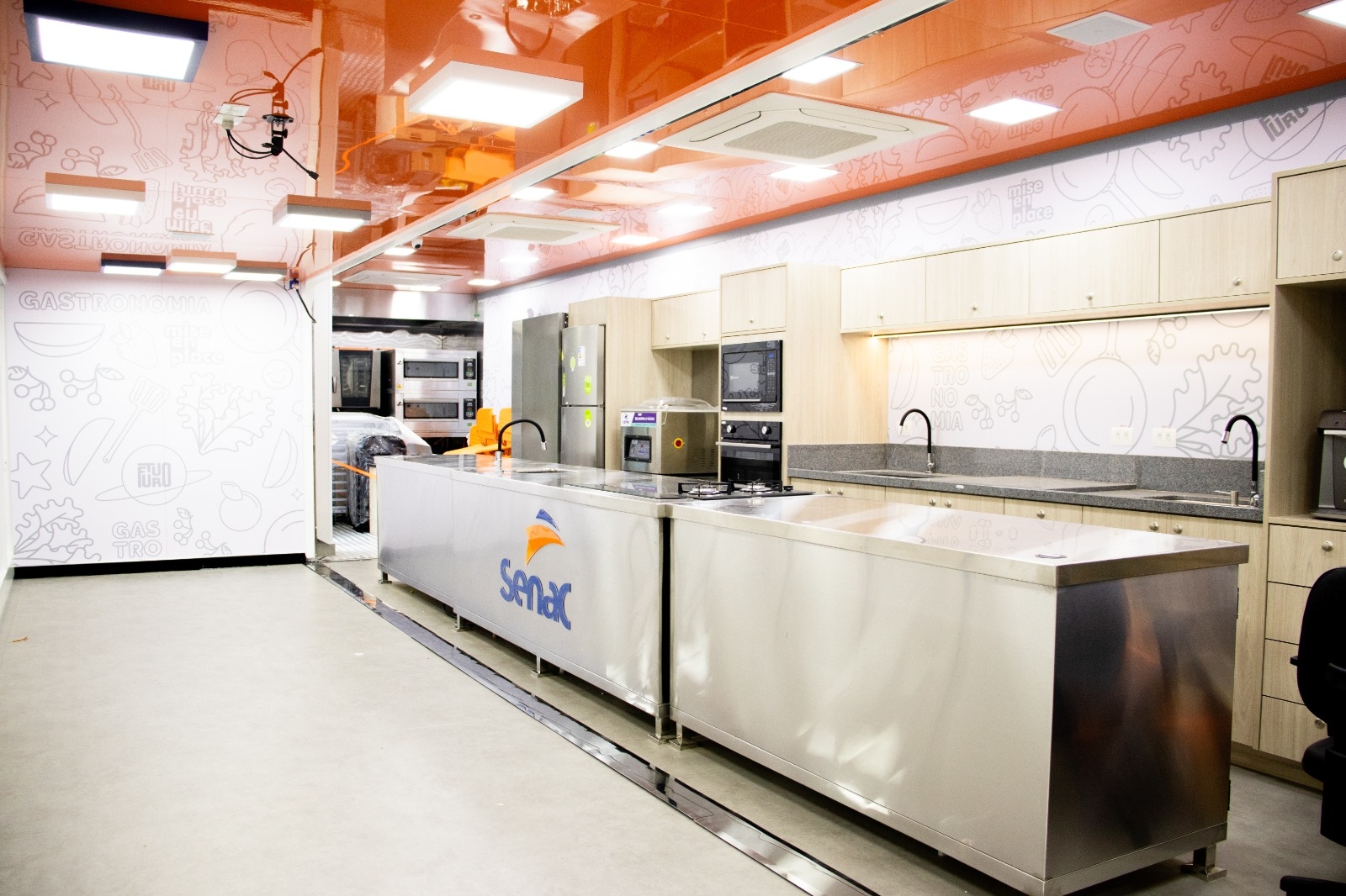 Unidade Móvel de Gastronomia chega em Linhares com oferta de cursos gratuitos à população