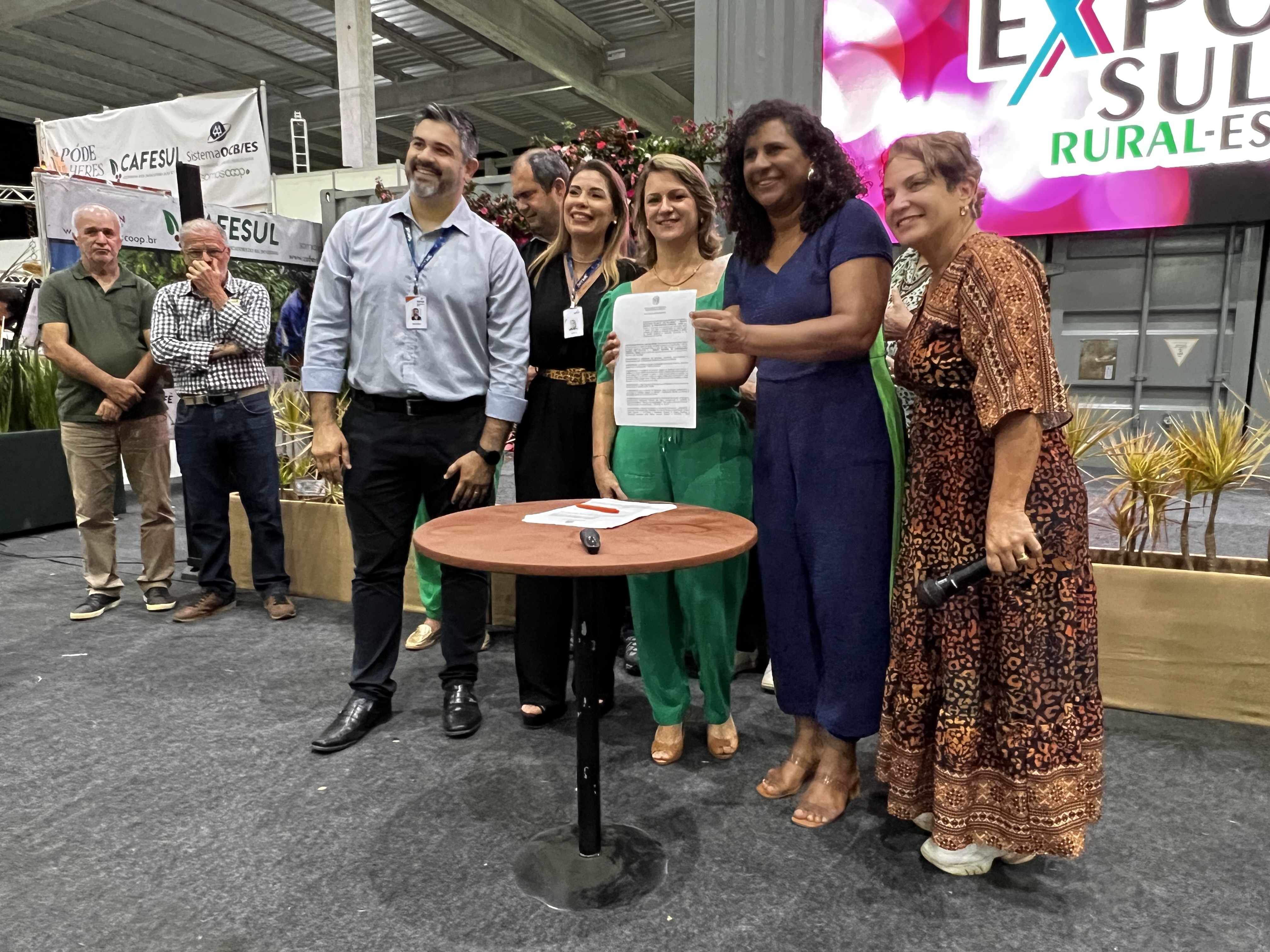 Senac-ES assina protocolo de intenções junto ao Governo do Estado para execução de projetos e políticas para mulheres